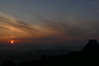 Sonnenaufgang im Herbstnebel, beim Hohenkrhen, September 2020