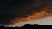 Bedrohliches Abendrot am Waldrand Stoffel, Oktober 2020