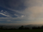 Duchtlingen im Abendlicht unter Schleiherwolken, Oktober 2020