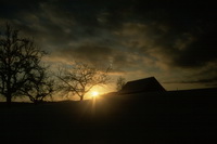 Wintersonnenuntergang irgendwo im Schwarzwald